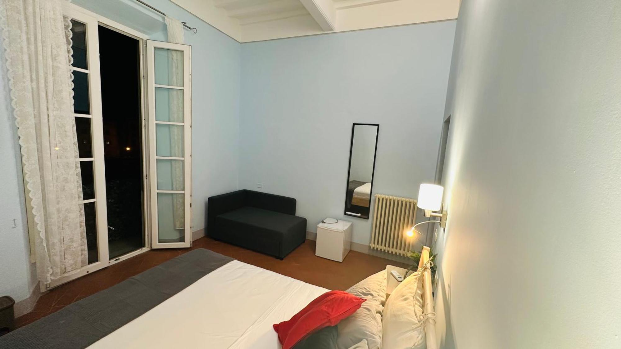 B&B - Residenza D'Epoca Piazza Cairoli Pisa Luaran gambar